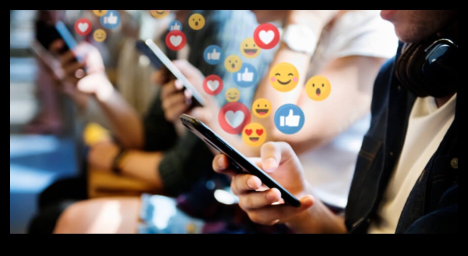 The Online Tapestry Ένα πλούσιο και δυναμικό τοπίο της κοινωνικής δικτύωσης 4 The Online Tapestry: Exploring the Richness of Social Networking