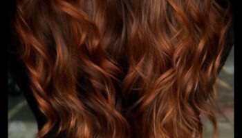 Auburn Allure: Χτενίσματα που αγκαλιάζουν τη ζεστασιά του φθινοπώρου