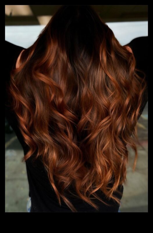 Auburn Allure: Χτενίσματα που αγκαλιάζουν τη ζεστασιά του φθινοπώρου