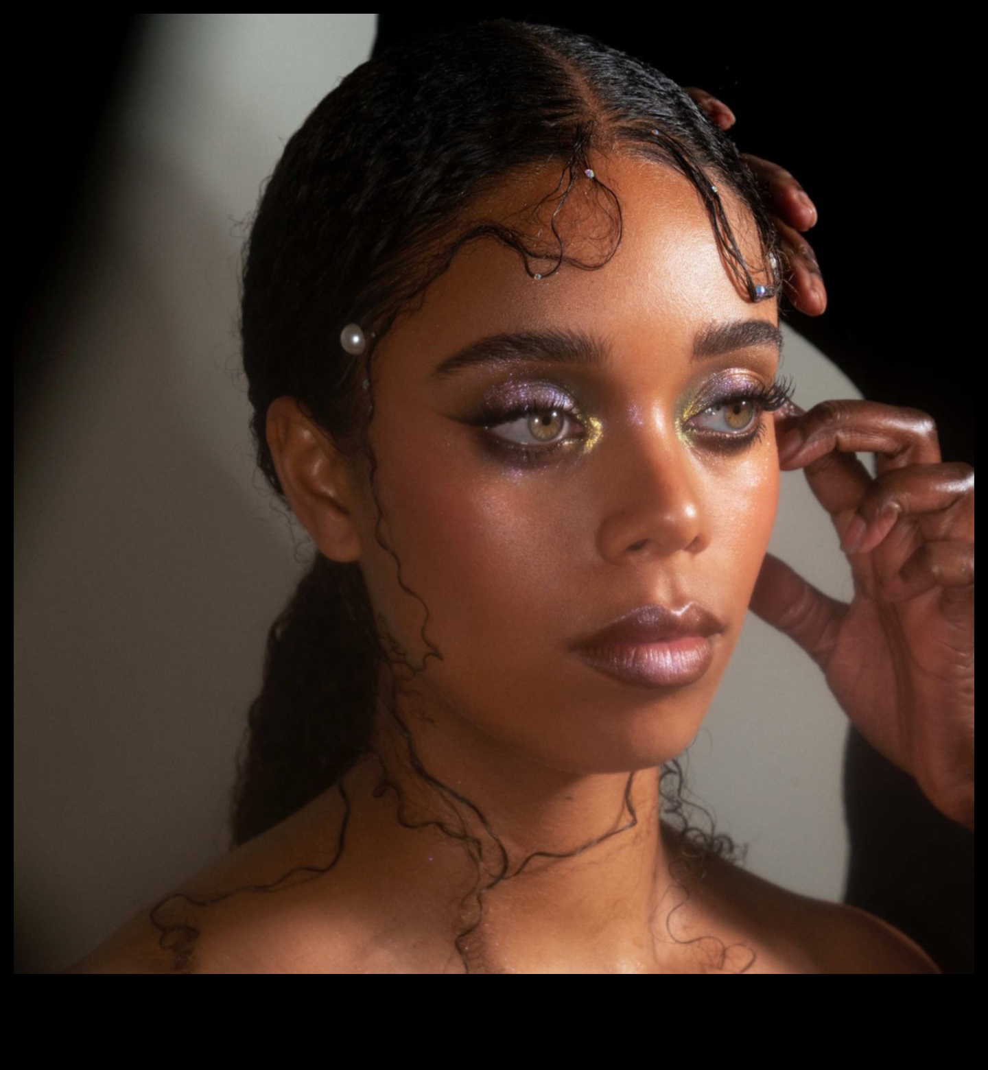 Το τραγούδι της Σειρήνας συνεχίστηκε Η μαγευτική γοητεία των κυματιστών χτενισμάτων 1 Συνέχεια τραγουδιού σειρήνας: Σαγηνευτική γοητεία σε μαγευτικά κυματιστά χτενίσματα